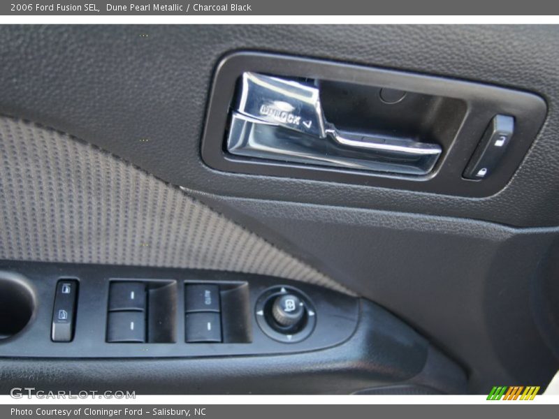 Dune Pearl Metallic / Charcoal Black 2006 Ford Fusion SEL
