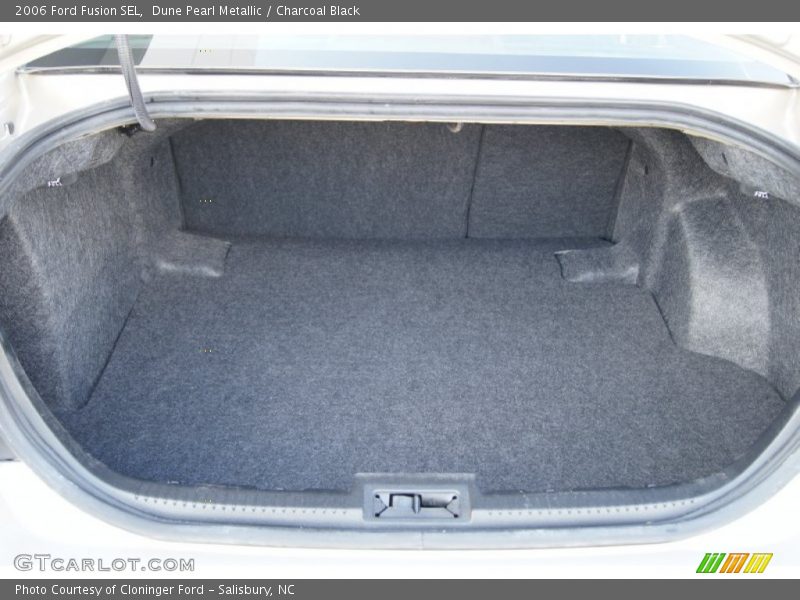  2006 Fusion SEL Trunk
