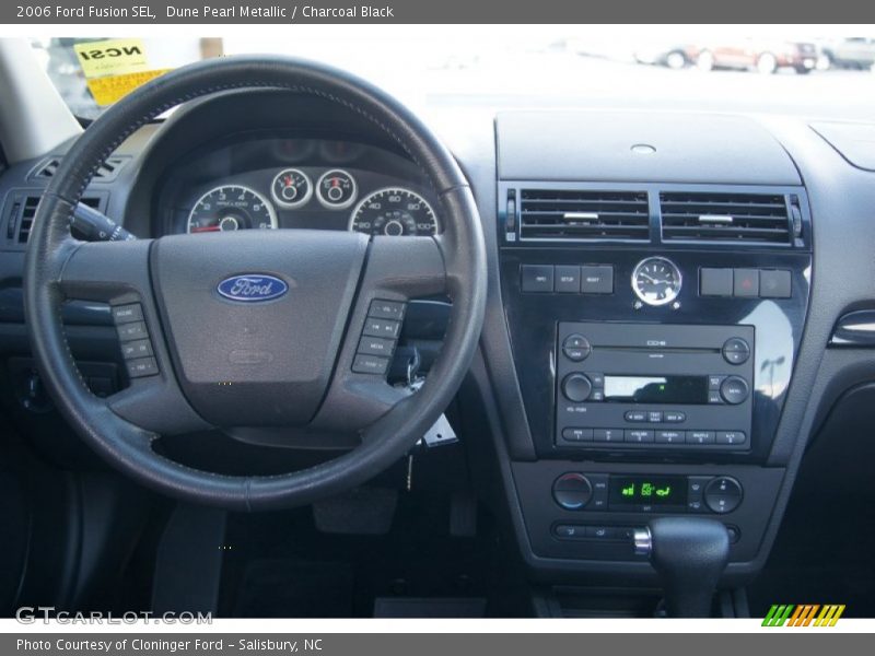 Dashboard of 2006 Fusion SEL