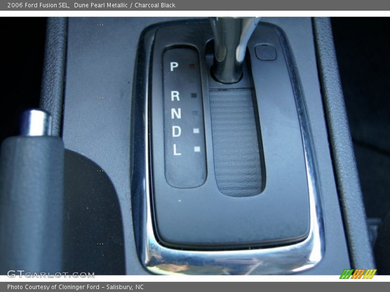 Dune Pearl Metallic / Charcoal Black 2006 Ford Fusion SEL