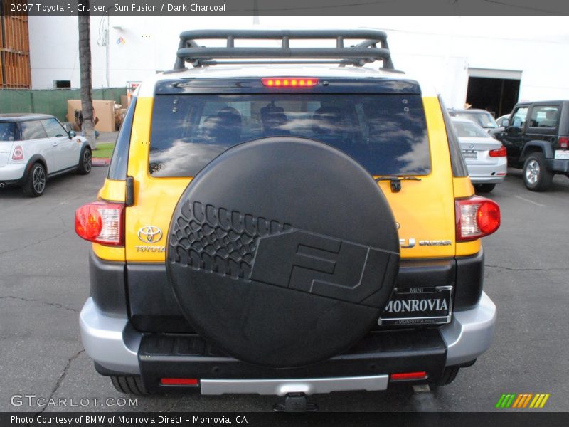 Sun Fusion / Dark Charcoal 2007 Toyota FJ Cruiser