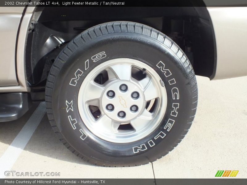 Light Pewter Metallic / Tan/Neutral 2002 Chevrolet Tahoe LT 4x4