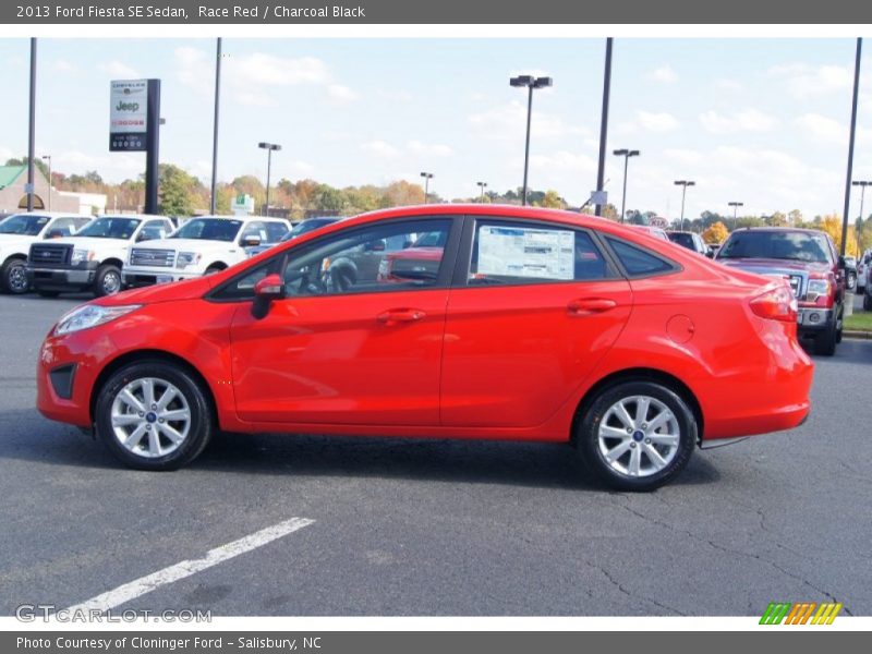 Race Red / Charcoal Black 2013 Ford Fiesta SE Sedan