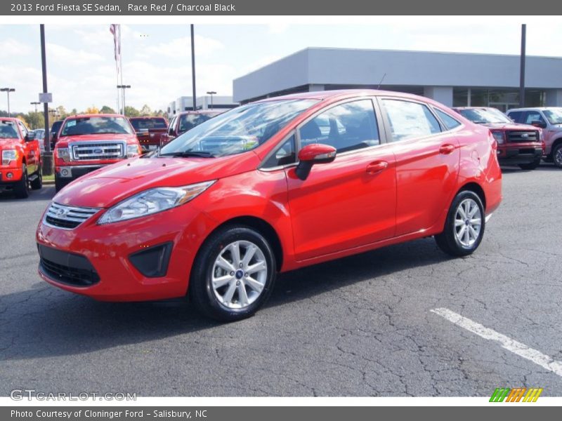 Race Red / Charcoal Black 2013 Ford Fiesta SE Sedan