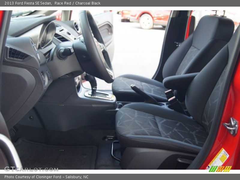 Race Red / Charcoal Black 2013 Ford Fiesta SE Sedan