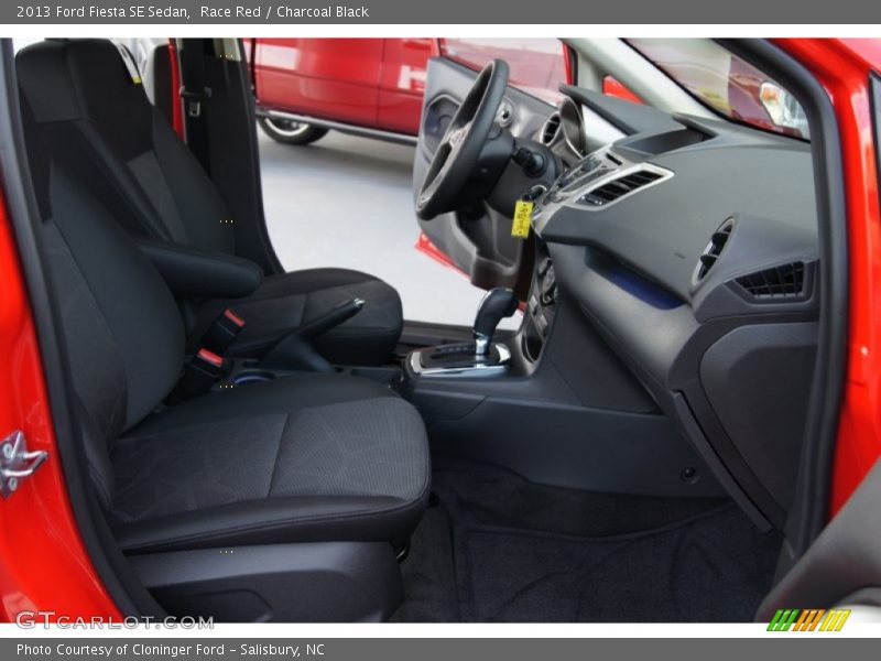 Race Red / Charcoal Black 2013 Ford Fiesta SE Sedan