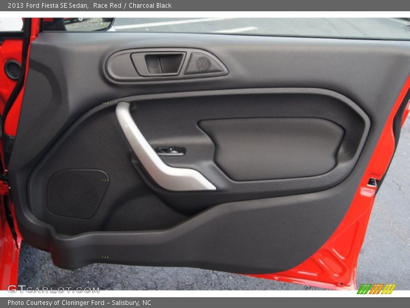 Race Red / Charcoal Black 2013 Ford Fiesta SE Sedan