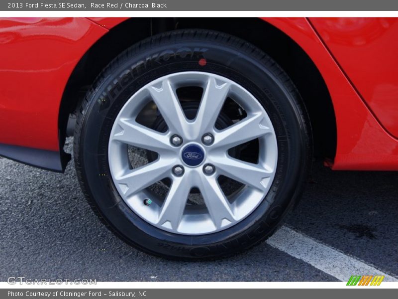 Race Red / Charcoal Black 2013 Ford Fiesta SE Sedan