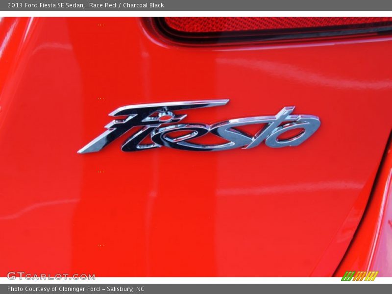 Race Red / Charcoal Black 2013 Ford Fiesta SE Sedan