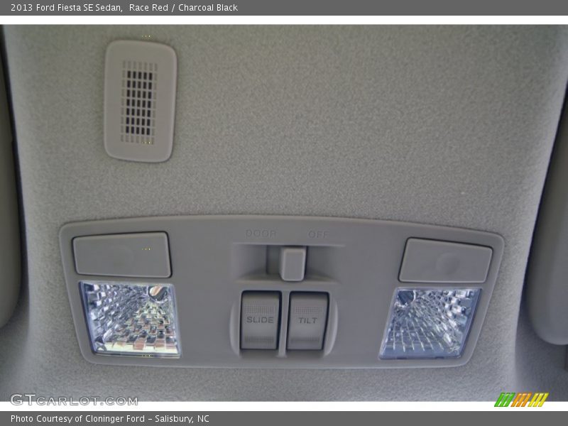 Race Red / Charcoal Black 2013 Ford Fiesta SE Sedan