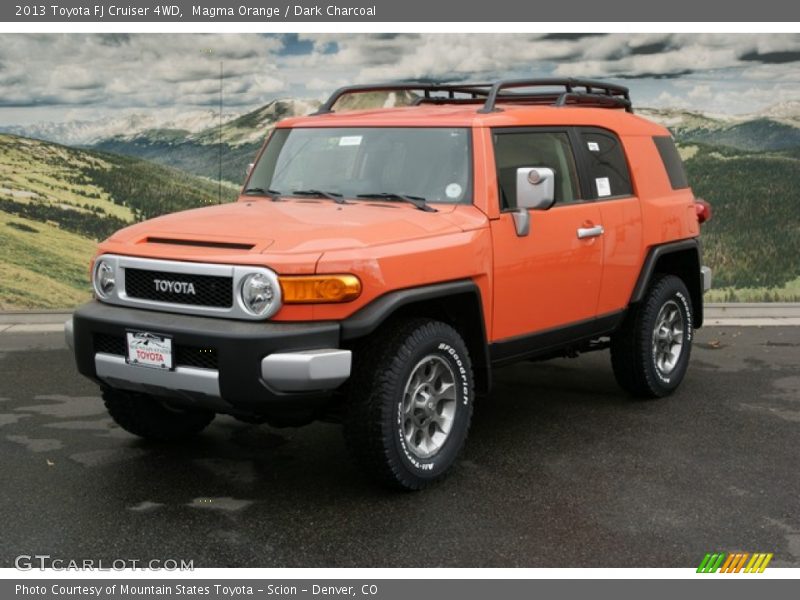 Front 3/4 View of 2013 FJ Cruiser 4WD