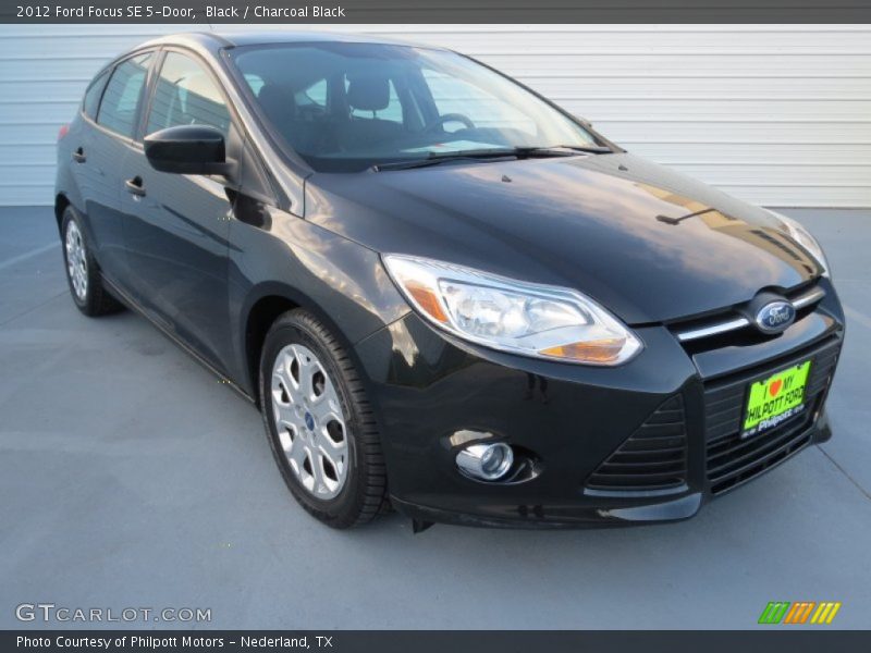 Black / Charcoal Black 2012 Ford Focus SE 5-Door
