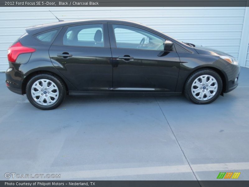 Black / Charcoal Black 2012 Ford Focus SE 5-Door