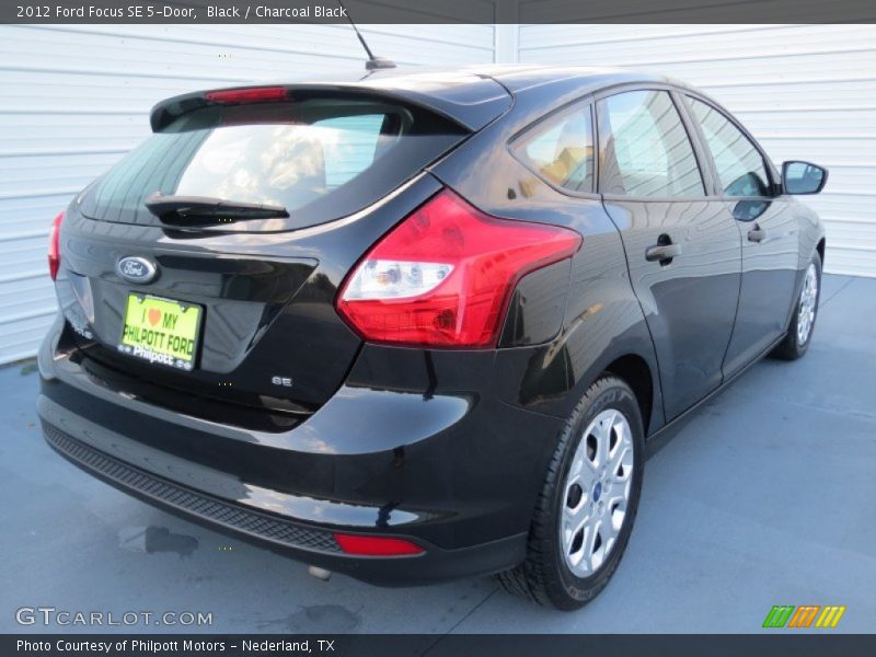 Black / Charcoal Black 2012 Ford Focus SE 5-Door
