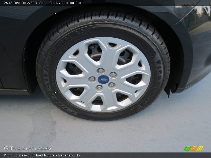 Black / Charcoal Black 2012 Ford Focus SE 5-Door
