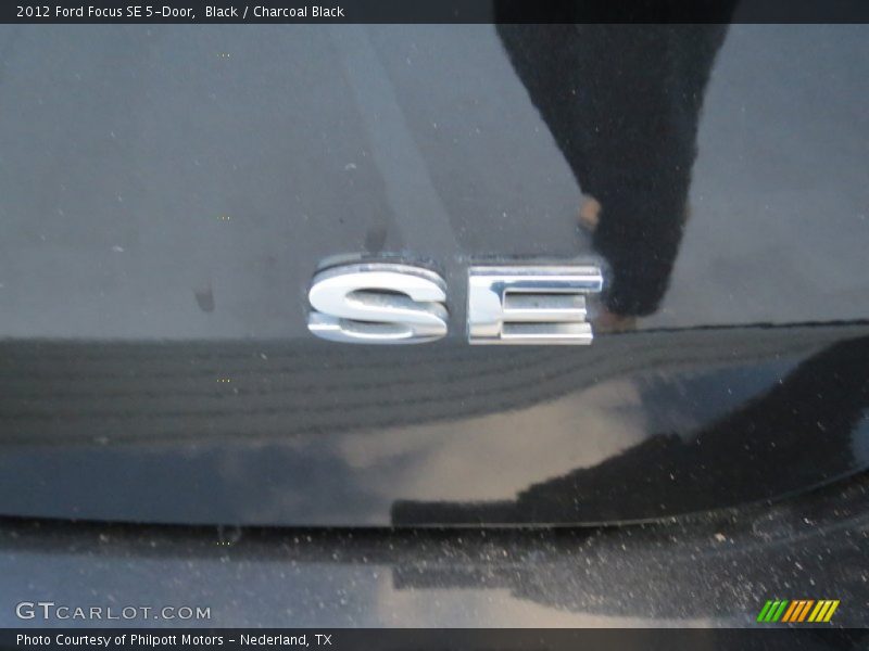 Black / Charcoal Black 2012 Ford Focus SE 5-Door