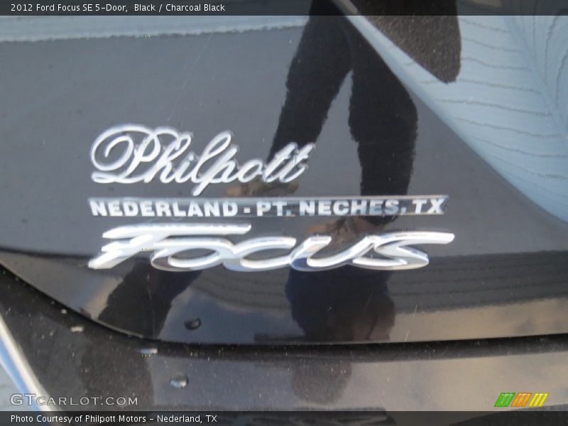Black / Charcoal Black 2012 Ford Focus SE 5-Door