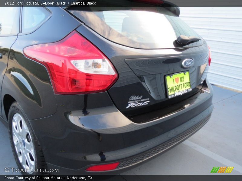 Black / Charcoal Black 2012 Ford Focus SE 5-Door