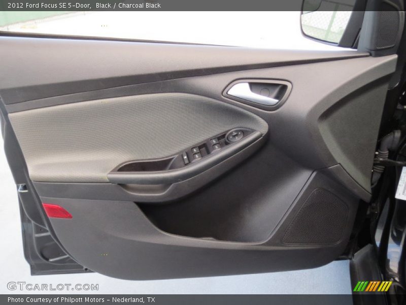 Black / Charcoal Black 2012 Ford Focus SE 5-Door