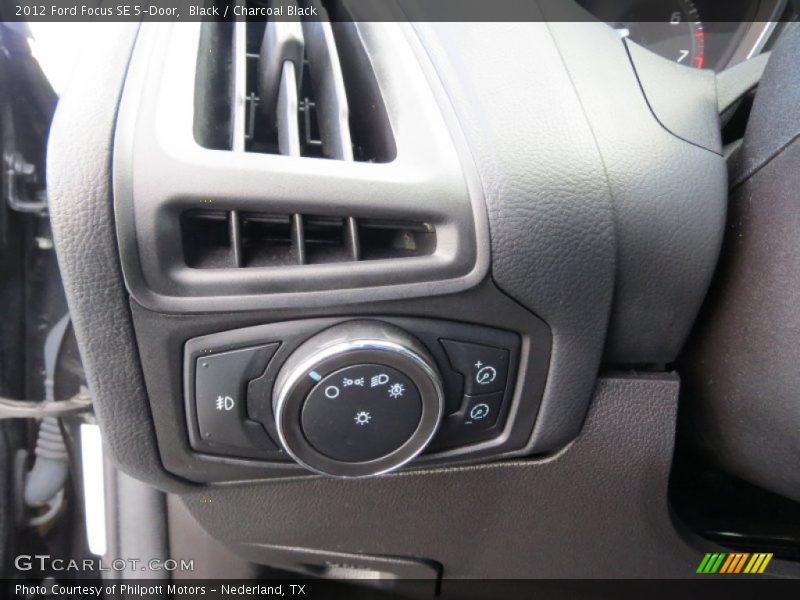 Black / Charcoal Black 2012 Ford Focus SE 5-Door