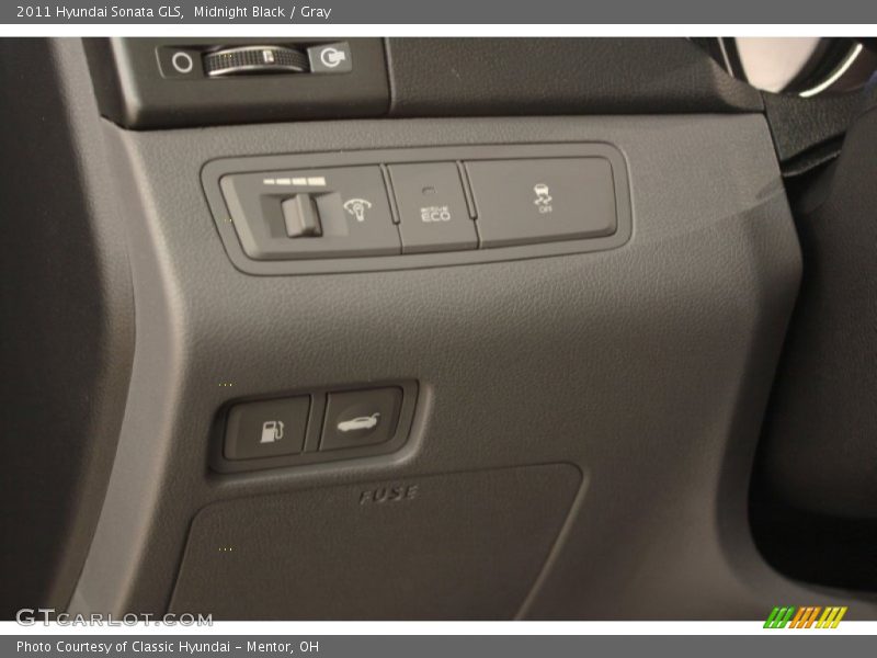 Midnight Black / Gray 2011 Hyundai Sonata GLS
