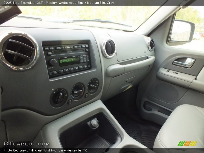 Medium Wedgewood Blue / Medium Flint Grey 2005 Ford Expedition XLT