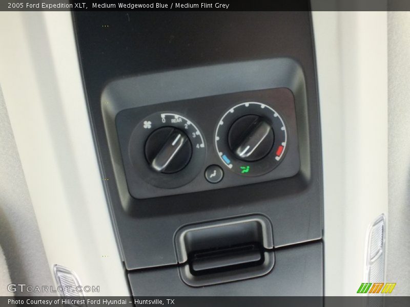 Medium Wedgewood Blue / Medium Flint Grey 2005 Ford Expedition XLT