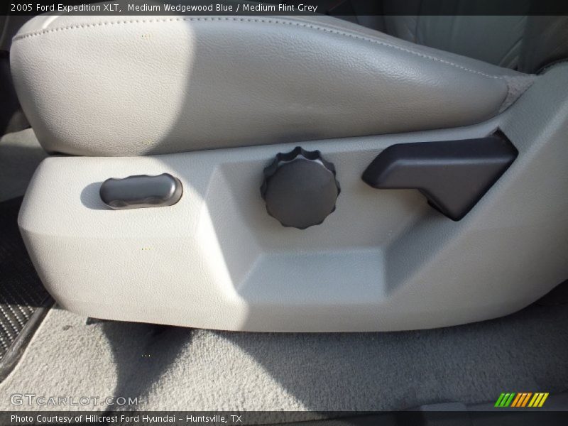 Medium Wedgewood Blue / Medium Flint Grey 2005 Ford Expedition XLT