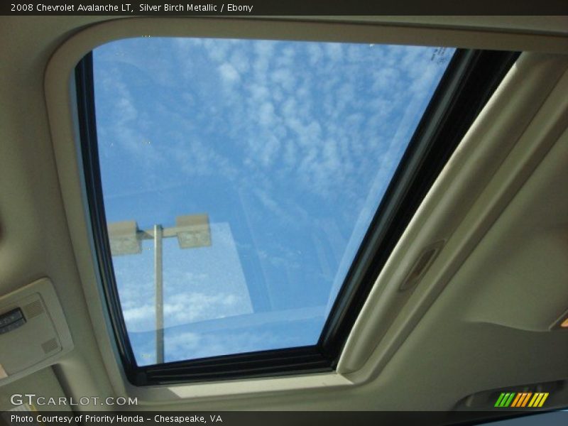 Sunroof of 2008 Avalanche LT