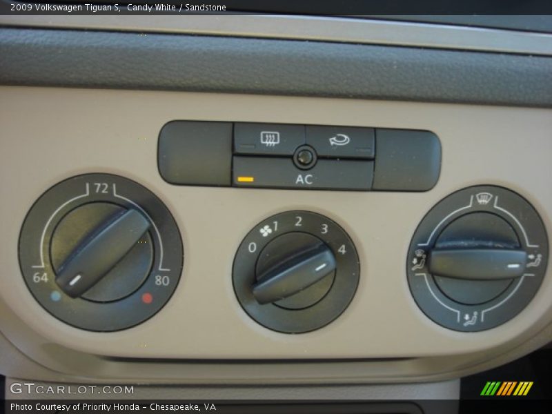 Candy White / Sandstone 2009 Volkswagen Tiguan S