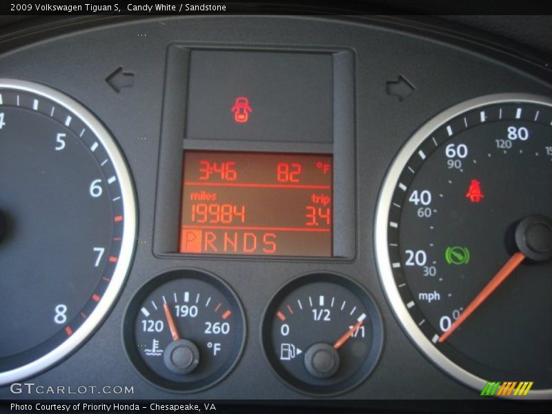 Candy White / Sandstone 2009 Volkswagen Tiguan S