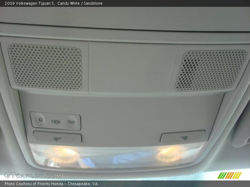Candy White / Sandstone 2009 Volkswagen Tiguan S