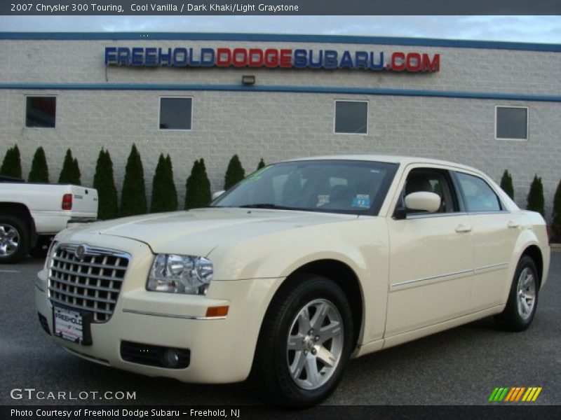 Cool Vanilla / Dark Khaki/Light Graystone 2007 Chrysler 300 Touring