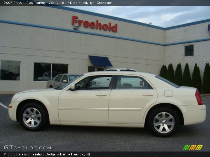 Cool Vanilla / Dark Khaki/Light Graystone 2007 Chrysler 300 Touring