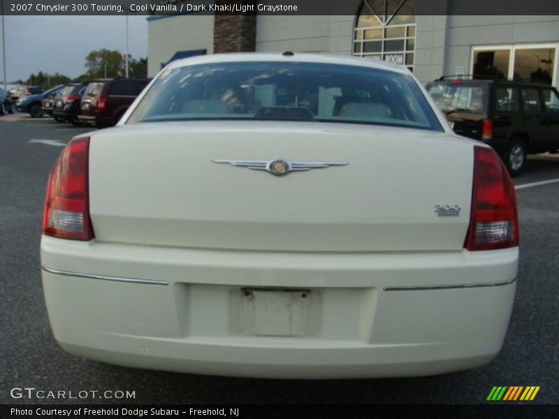 Cool Vanilla / Dark Khaki/Light Graystone 2007 Chrysler 300 Touring