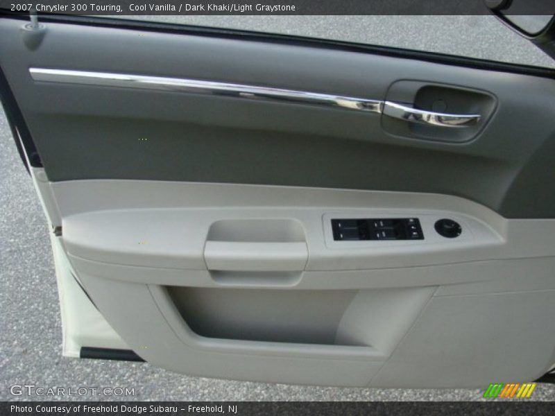 Cool Vanilla / Dark Khaki/Light Graystone 2007 Chrysler 300 Touring