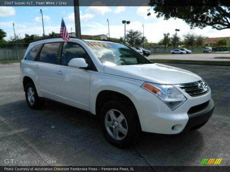 Pearl White / Grey 2007 Suzuki XL7