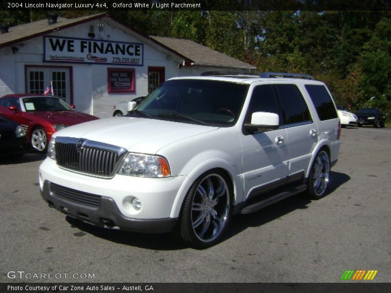 Oxford White / Light Parchment 2004 Lincoln Navigator Luxury 4x4