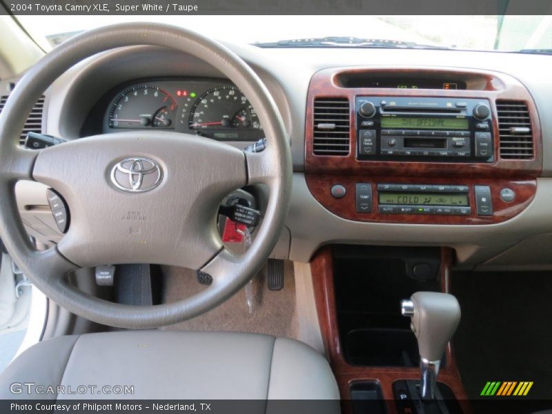 Super White / Taupe 2004 Toyota Camry XLE