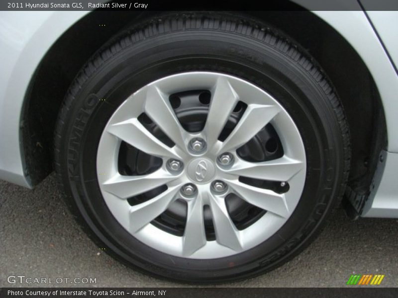 Radiant Silver / Gray 2011 Hyundai Sonata GLS