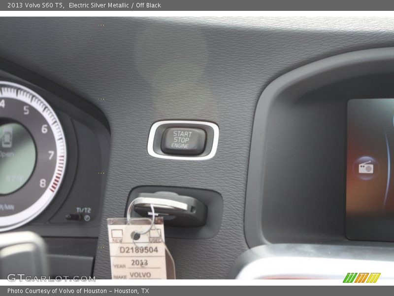 Electric Silver Metallic / Off Black 2013 Volvo S60 T5