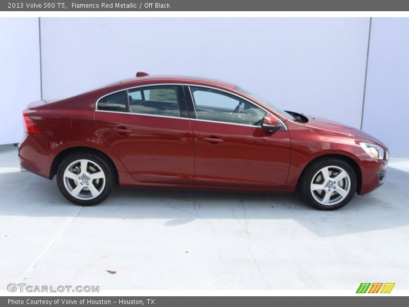 Flamenco Red Metallic / Off Black 2013 Volvo S60 T5