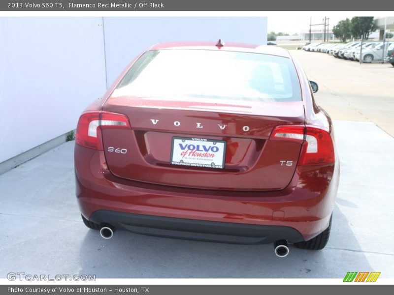 Flamenco Red Metallic / Off Black 2013 Volvo S60 T5
