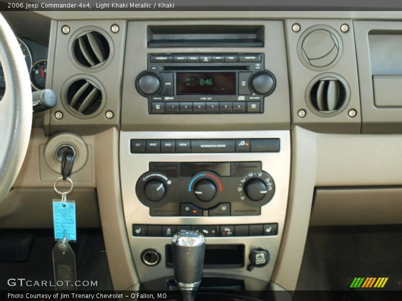Light Khaki Metallic / Khaki 2006 Jeep Commander 4x4