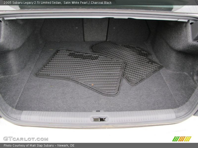 Satin White Pearl / Charcoal Black 2005 Subaru Legacy 2.5i Limited Sedan