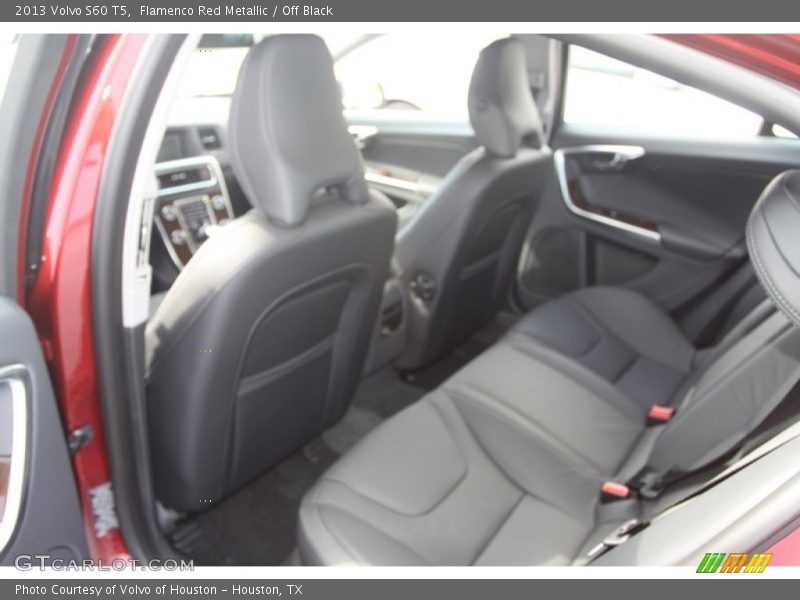 Flamenco Red Metallic / Off Black 2013 Volvo S60 T5