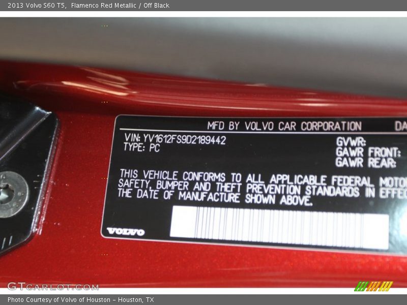 Flamenco Red Metallic / Off Black 2013 Volvo S60 T5