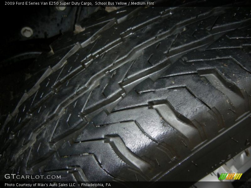 School Bus Yellow / Medium Flint 2009 Ford E Series Van E250 Super Duty Cargo