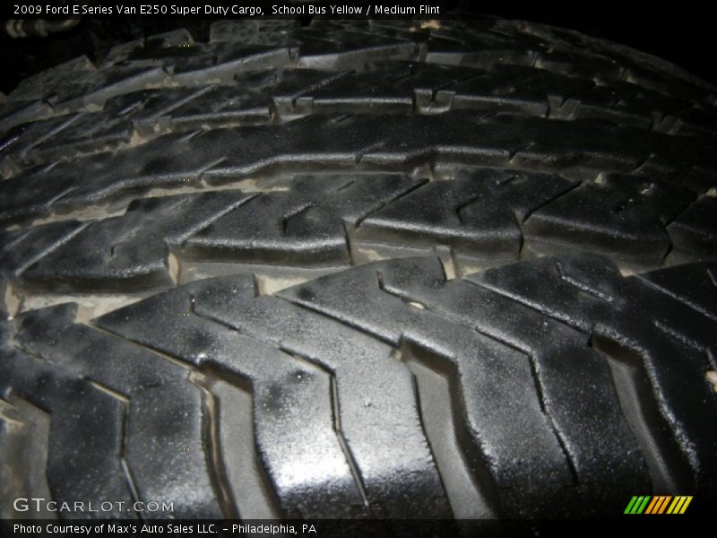 School Bus Yellow / Medium Flint 2009 Ford E Series Van E250 Super Duty Cargo