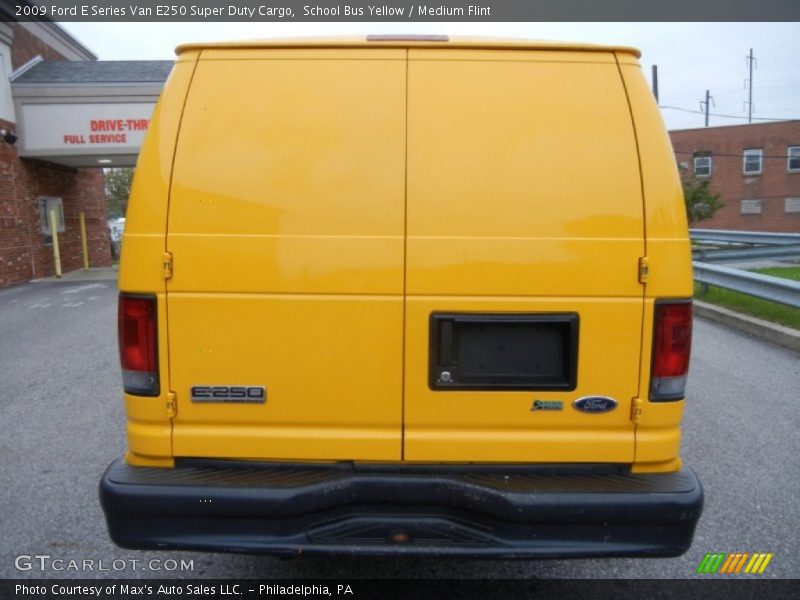 School Bus Yellow / Medium Flint 2009 Ford E Series Van E250 Super Duty Cargo